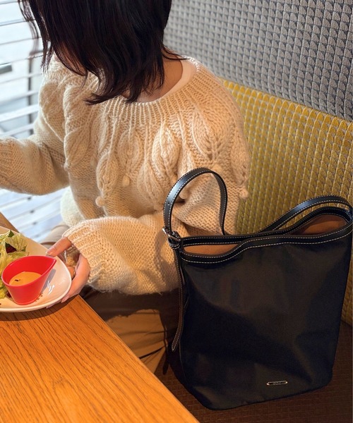 EFOLE（エフォル）の「【ZOZO限定】Nylon conbi onehandlebag/ﾅｲﾛﾝｺﾝﾋﾞﾜﾝﾊﾝﾄﾞﾙﾊﾞｯｸﾞ（トートバッグ・レディース・ブラック/ベージュ・FREE）」の12枚目の写真