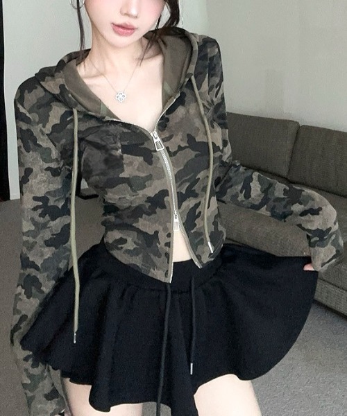 SHEENA(シーナ)の「カモフラ柄ダブルジップフーディートップス(Tシャツ/カットソー・レディース・カーキ・M)」の6枚目の写真