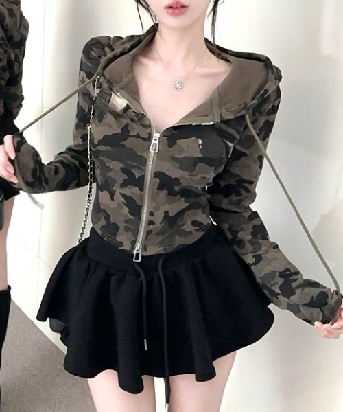 SHEENA(シーナ)の「カモフラ柄ダブルジップフーディートップス(Tシャツ/カットソー・レディース・カーキ・M)」の12枚目の写真