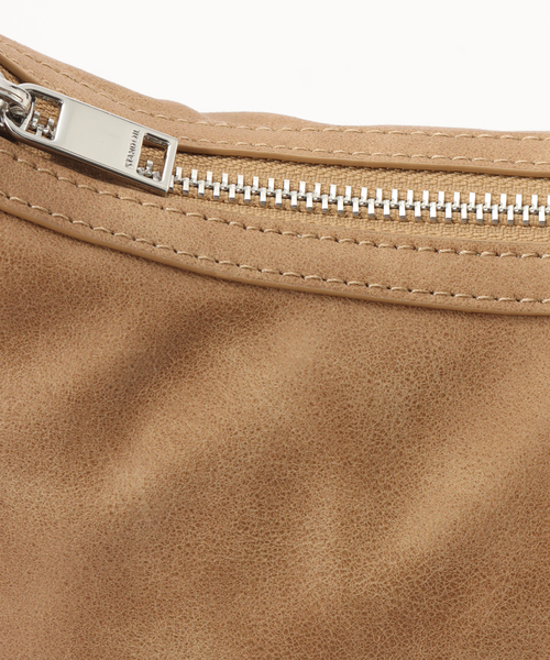 STANDOIL（スタンドオイル）の「【WEB＋一部店舗限定】STAND OIL /スタンドオイル Mushy Bag（ショルダーバッグ・レディース・ブラウン/キャメル/ボルドー/ブラック・FREE）」の20枚目の写真