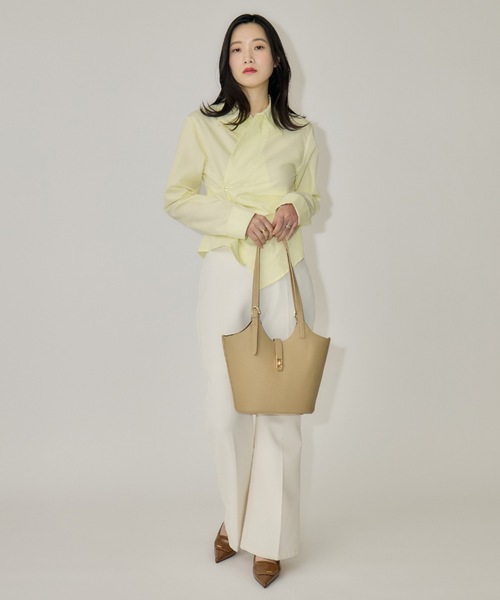 NEUNA（ヌナ）の「ウエストタッククロスシャツ（シャツ/ブラウス・レディース・ブルー/オフホワイト/イエロー・FREE）」の7枚目の写真