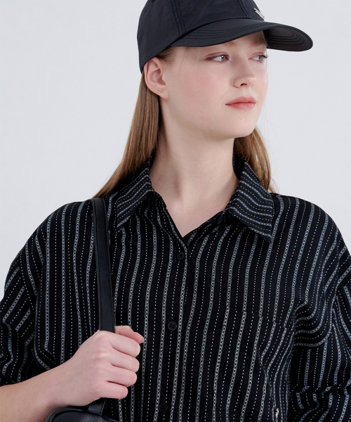 MICANE(ミケーネ)の「クロエストライプシャツ(シャツ/ブラウス・レディース・クリーム/ブラック・X-LARGE/LARGE/MEDIUM/SMALL)」の3枚目の写真