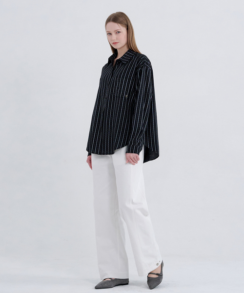 MICANE(ミケーネ)の「クロエストライプシャツ(シャツ/ブラウス・レディース・クリーム/ブラック・X-LARGE/LARGE/MEDIUM/SMALL)」の4枚目の写真