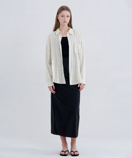 MICANE(ミケーネ)の「クロエストライプシャツ(シャツ/ブラウス・レディース・クリーム/ブラック・X-LARGE/LARGE/MEDIUM/SMALL)」の10枚目の写真