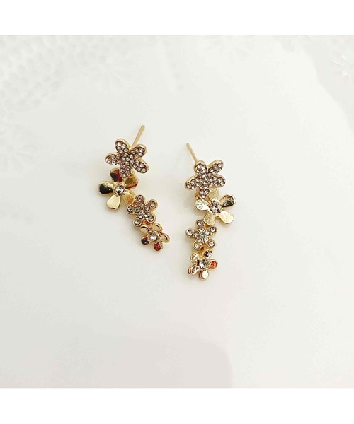 tone(トーン)の「【88eighty-eight】キラキラゴールドビジューエレガントフラワーピアス【import】(MA)(ピアス(両耳用)・レディース・ゴールド・FREE)」の3枚目の写真