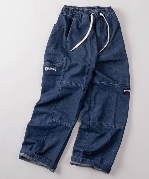 THRASHER(スラッシャー)の「【78】【THRASHER/スラッシャー】ワンポイント刺繍 デニム カツラギ ダブルニー イージーパンツ ピスネーム付き(デニムパンツ・メンズ・ブラック/ワンウォッシュ/グレー/ブルー/オフホワイト/ベージュ・XL/L/M/S)」の1枚目の写真