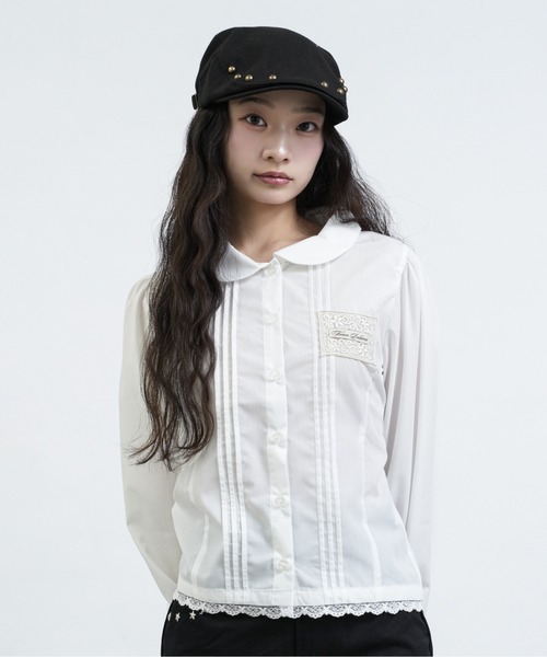 FCMM(エフシーエムエム)の「【日本限定】TAG BLOUSE LONG SLEEVES / ロングスリーブタグブラウス(シャツ/ブラウス・レディース・オフホワイト/ネイビー/ライトブルー・SMALL/MEDIUM)」の2枚目の写真