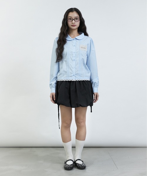 FCMM(エフシーエムエム)の「【日本限定】TAG BLOUSE LONG SLEEVES / ロングスリーブタグブラウス(シャツ/ブラウス・レディース・オフホワイト/ネイビー/ライトブルー・SMALL/MEDIUM)」の4枚目の写真
