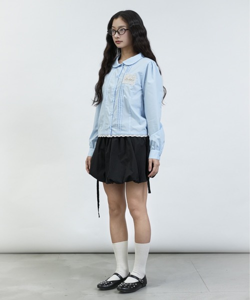 FCMM(エフシーエムエム)の「【日本限定】TAG BLOUSE LONG SLEEVES / ロングスリーブタグブラウス(シャツ/ブラウス・レディース・オフホワイト/ネイビー/ライトブルー・SMALL/MEDIUM)」の5枚目の写真