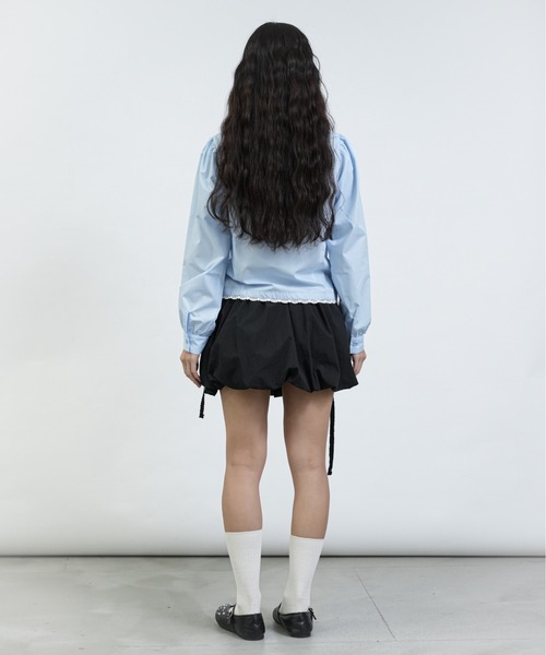 FCMM(エフシーエムエム)の「【日本限定】TAG BLOUSE LONG SLEEVES / ロングスリーブタグブラウス(シャツ/ブラウス・レディース・オフホワイト/ネイビー/ライトブルー・SMALL/MEDIUM)」の7枚目の写真