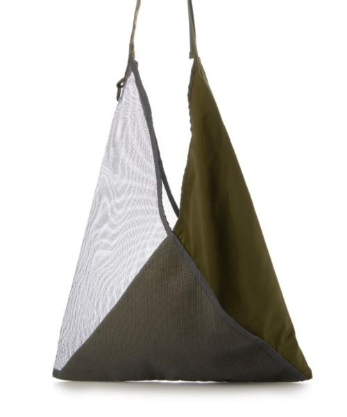 EARTH MADE(アースメイド)の「MESH+NYLON △ SHOULDER(ショルダーバッグ・レディース・グレー/カーキ/ブラック・FREE)」の11枚目の写真