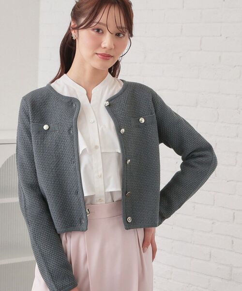 index(インデックス)の「ラメリリーボクシーショートカーディガン【洗濯機OK】(カーディガン/ボレロ・レディース・オフホワイト/チャコールグレー/ブルー系7/ピンク・36/38/40/42)」の7枚目の写真