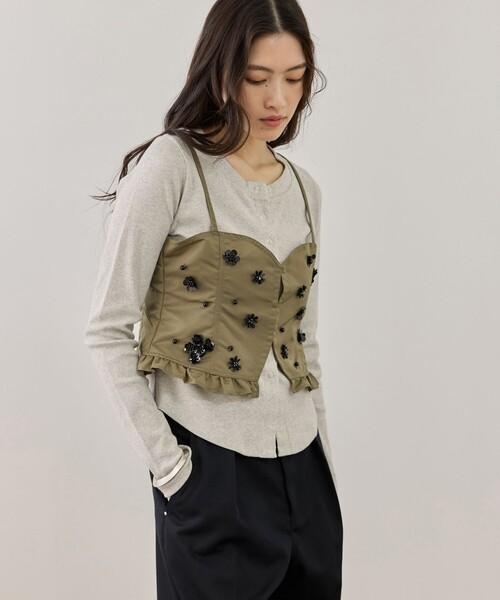 ADAM ET ROPE'（アダムエロペ）の「シークインフラワービスチェセットカーディガン（カーディガン/ボレロ・レディース・キナリ/ブラック・FREE）」の9枚目の写真