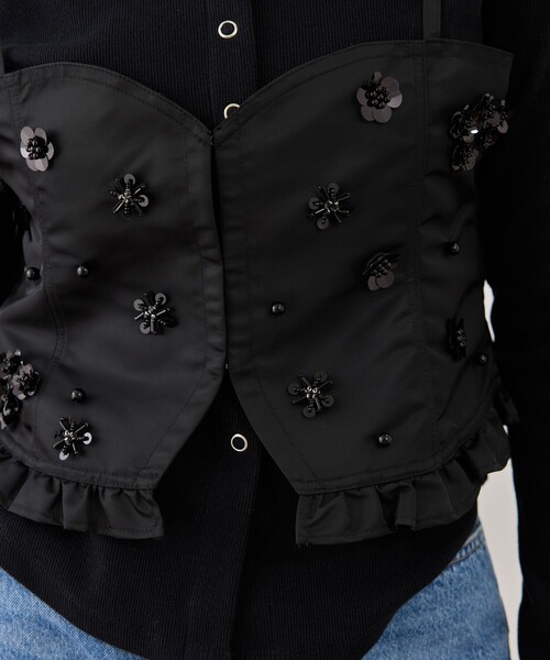 ADAM ET ROPE'（アダムエロペ）の「シークインフラワービスチェセットカーディガン（カーディガン/ボレロ・レディース・キナリ/ブラック・FREE）」の17枚目の写真