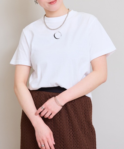 LHELBIE(レルビエ)の「ミニロゴTシャツ(Tシャツ/カットソー・レディース・オフホワイト/ブラック・M)」の13枚目の写真