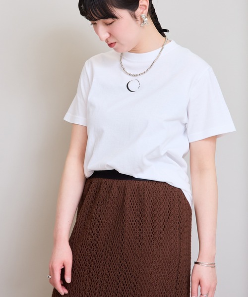 LHELBIE(レルビエ)の「ミニロゴTシャツ(Tシャツ/カットソー・レディース・オフホワイト/ブラック・M)」の14枚目の写真