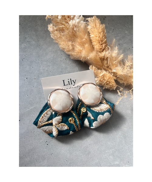 tone（トーン）の「【Lily accessory】インド刺繡ピアス(MA)（ピアス（両耳用）・レディース・グリーン・FREE）」の4枚目の写真