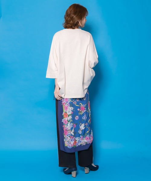 iS ScoLar(イズスカラー)の「561230:ツリーハウス柄麻タッチコットンプルオーバー(Tシャツ/カットソー・レディース・グレー/ブラック/アイボリー・M)」の8枚目の写真