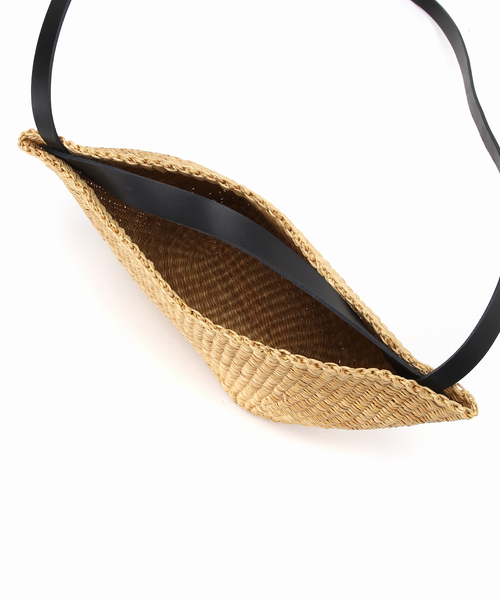 journal standard L'essage(ジャーナルスタンダードレサージュ)の「【INES BRESSAND】SMALL GOUSSE:ショルダーバッグ(ショルダーバッグ・レディース・アイボリー/ブラック・FREE)」の9枚目の写真