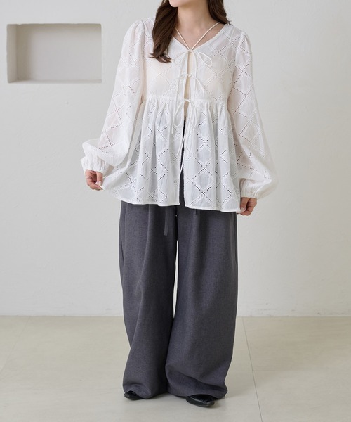 apres jour clair(アプレジュールクレア)の「【apres jour clair】アソートレースペプラムチュニックブラウス(シャツ/ブラウス・レディース・ブラック/アイボリー/オフホワイト・フリー/X-LARGE)」の10枚目の写真