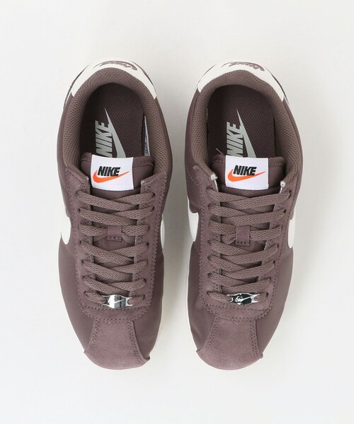 NIKE(ナイキ)の「<NIKE> Cortez T(スニーカー・レディース・ダークブラウン・23.5cm/23cm/24cm/22.5cm/24.5cm)」の6枚目の写真