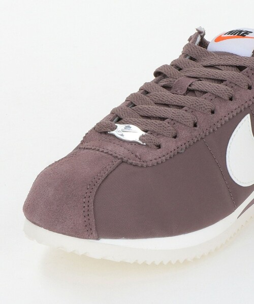 NIKE(ナイキ)の「<NIKE> Cortez T(スニーカー・レディース・ダークブラウン・23.5cm/23cm/24cm/22.5cm/24.5cm)」の11枚目の写真