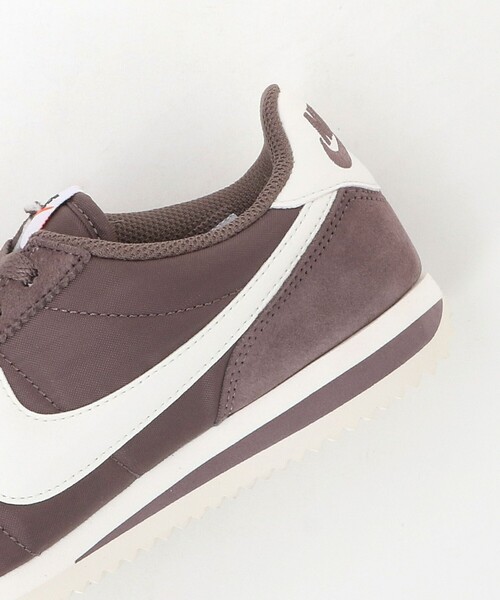 NIKE(ナイキ)の「<NIKE> Cortez T(スニーカー・レディース・ダークブラウン・23.5cm/23cm/24cm/22.5cm/24.5cm)」の12枚目の写真