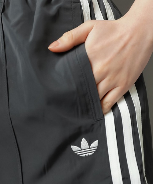 adidas（アディダス）の「【adidas/アディダス】ショートパンツ/裾レース/アディカラー レース トリム スリーストライプス ショーツ（その他パンツ・レディース・ブラック/ピンク/ホワイト・M）」の9枚目の写真