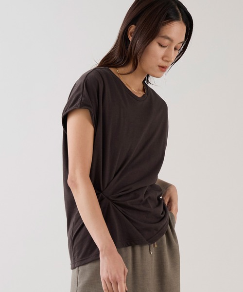marmors(マルモア)の「【marmors】ウエストタックTシャツ(Tシャツ/カットソー・レディース・ホワイト/ピンク/グリーン/ブラウン・36)」の3枚目の写真