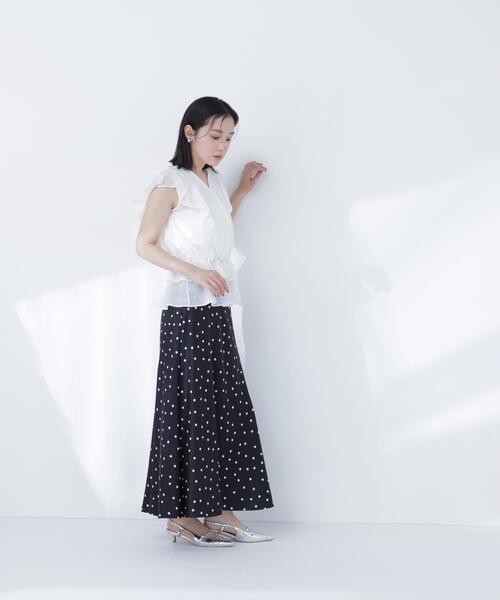 NATURAL BEAUTY BASIC(ナチュラルビューティーベーシック)の「【山本里菜さんコラボ】ラッフル楊柳ペプラムブラウス(シャツ/ブラウス・レディース・ブルー/オフホワイト/ピンク・SMALL/MEDIUM)」の9枚目の写真