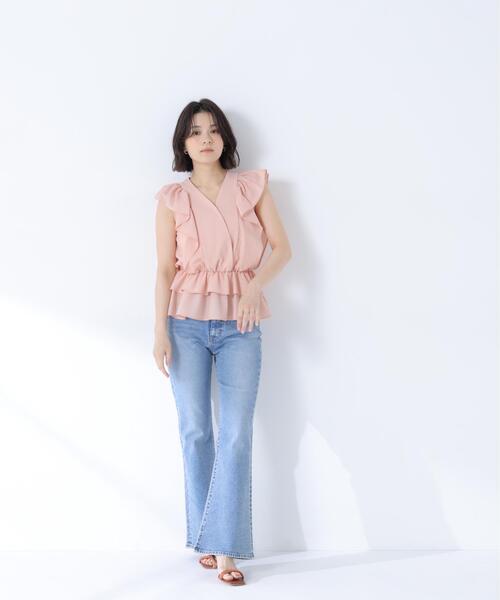 NATURAL BEAUTY BASIC(ナチュラルビューティーベーシック)の「【山本里菜さんコラボ】ラッフル楊柳ペプラムブラウス(シャツ/ブラウス・レディース・ブルー/オフホワイト/ピンク・SMALL/MEDIUM)」の14枚目の写真