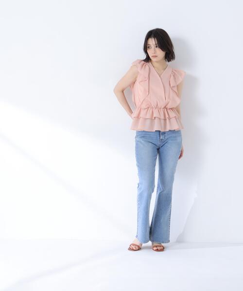 NATURAL BEAUTY BASIC(ナチュラルビューティーベーシック)の「【山本里菜さんコラボ】ラッフル楊柳ペプラムブラウス(シャツ/ブラウス・レディース・ブルー/オフホワイト/ピンク・SMALL/MEDIUM)」の18枚目の写真