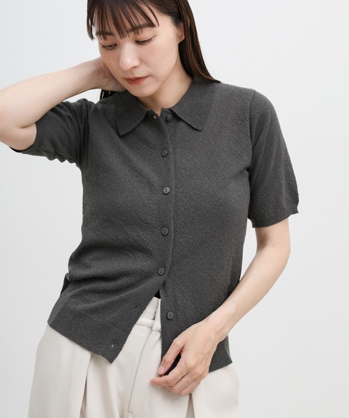 select MOCA(セレクトモカ)の「フロントボタンサマーポロニット(ニット/セーター・レディース・グレイッシュブルー/グレイッシュベージュ/チャコールグレー・FREE)」の13枚目の写真