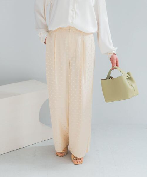 URBAN RESEARCH ROSSO WOMEN（アーバンリサーチ　ロッソ）の「サテンドットパンツ（その他パンツ・レディース・ブラック/アイボリー・36/38）」の2枚目の写真