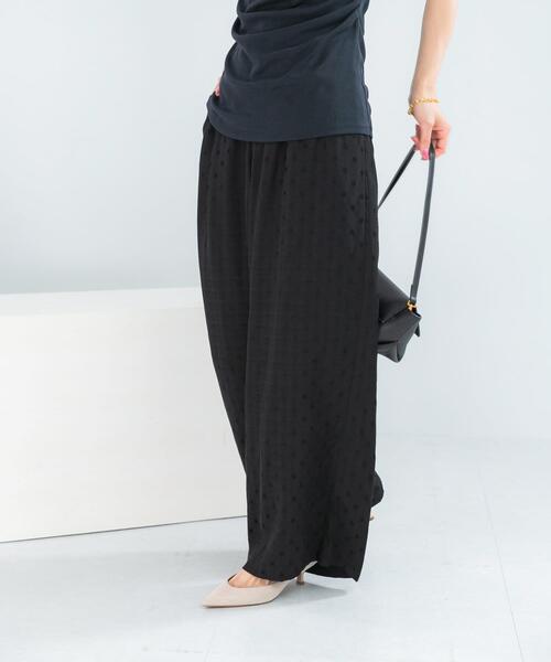 URBAN RESEARCH ROSSO WOMEN（アーバンリサーチ　ロッソ）の「サテンドットパンツ（その他パンツ・レディース・ブラック/アイボリー・36/38）」の11枚目の写真