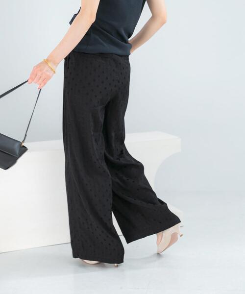 URBAN RESEARCH ROSSO WOMEN（アーバンリサーチ　ロッソ）の「サテンドットパンツ（その他パンツ・レディース・ブラック/アイボリー・36/38）」の12枚目の写真