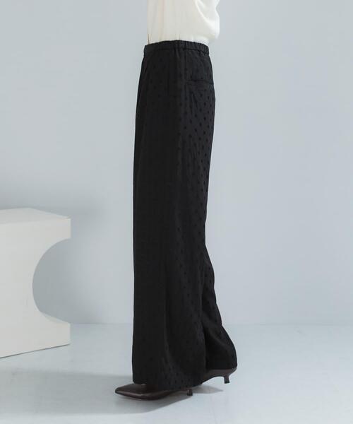 URBAN RESEARCH ROSSO WOMEN（アーバンリサーチ　ロッソ）の「サテンドットパンツ（その他パンツ・レディース・ブラック/アイボリー・36/38）」の5枚目の写真