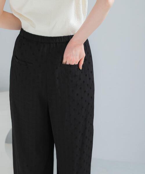 URBAN RESEARCH ROSSO WOMEN（アーバンリサーチ　ロッソ）の「サテンドットパンツ（その他パンツ・レディース・ブラック/アイボリー・36/38）」の20枚目の写真