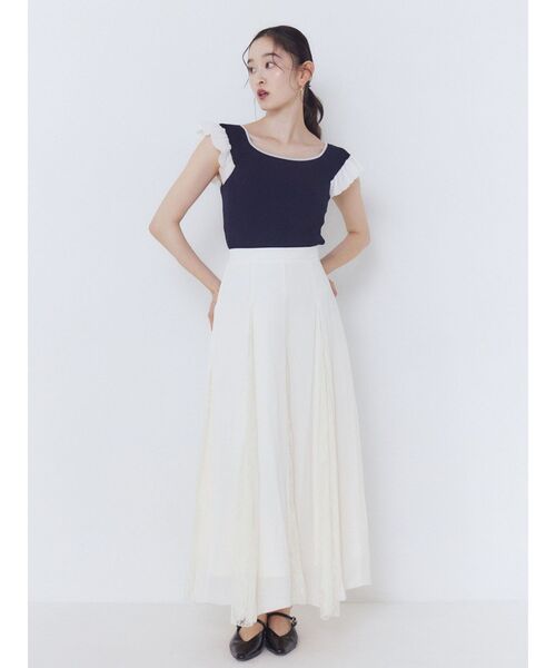 LAGUNAMOON(ラグナムーン)の「レースマチサテンフレアスカート 【夏服】(スカート・レディース・アイボリー/ネイビー・MEDIUM/SMALL)」の5枚目の写真