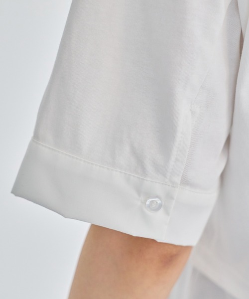 LAVEANGE(ラビアンジェ)の「シャツレイヤード風ドッキングプルオーバー(Tシャツ/カットソー・レディース・オフホワイト/ブラック・4L/M/5L/LL/3L)」の3枚目の写真