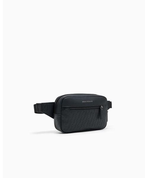 ARMANI EXCHANGE(アルマーニエクスチェンジ)の「【A|X アルマーニ エクスチェンジ】<オンライン限定>オールオーバーロゴ ボディバッグ/ウエストバッグ(ボディバッグ/ウエストポーチ・メンズ・ブラック・FREE)」の2枚目の写真