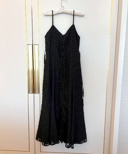 YUGA（ユーガ）の「YUGA_YGMC　　Korean-style　Embroidered camisole dress（ワンピース・レディース・ホワイト/ブラック・FREE）」の2枚目の写真