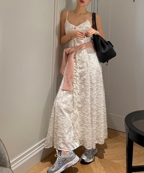 YUGA（ユーガ）の「YUGA_YGMC　　Korean-style　Embroidered camisole dress（ワンピース・レディース・ホワイト/ブラック・FREE）」の9枚目の写真