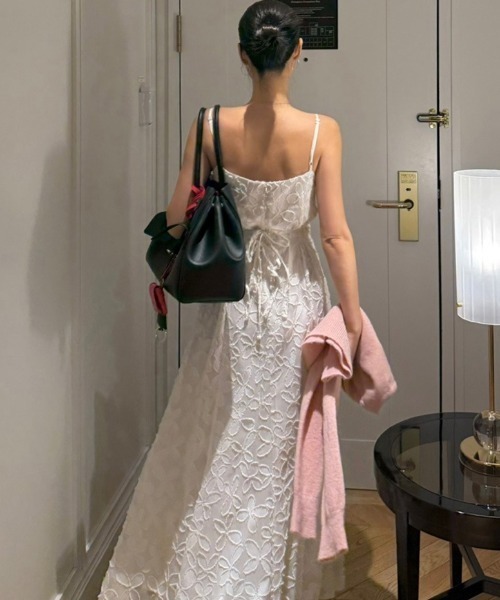 YUGA（ユーガ）の「YUGA_YGMC　　Korean-style　Embroidered camisole dress（ワンピース・レディース・ホワイト/ブラック・FREE）」の12枚目の写真