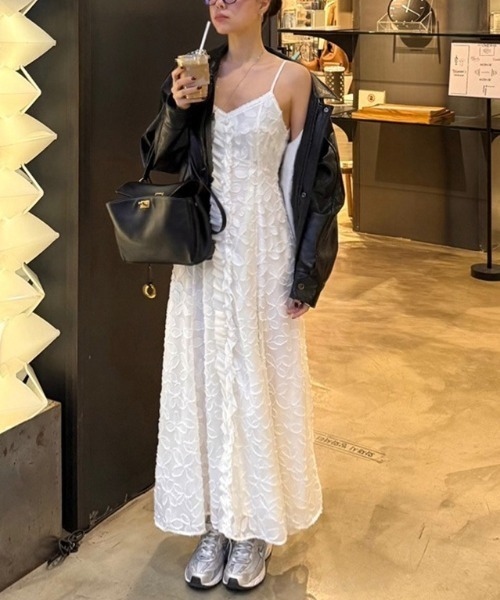 YUGA（ユーガ）の「YUGA_YGMC　　Korean-style　Embroidered camisole dress（ワンピース・レディース・ホワイト/ブラック・FREE）」の15枚目の写真