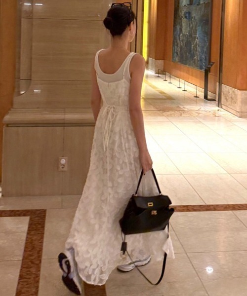 YUGA（ユーガ）の「YUGA_YGMC　　Korean-style　Embroidered camisole dress（ワンピース・レディース・ホワイト/ブラック・FREE）」の13枚目の写真