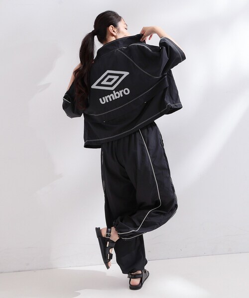 UMBRO(アンブロ)の「◆【umbro/アンブロ】シアーナイロンカーブシルエットイージパンツ(その他パンツ・レディース・ブラック/アイボリー・99)」の17枚目の写真