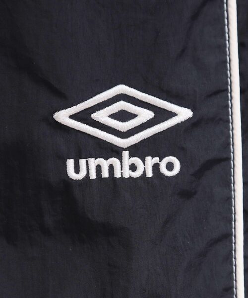 UMBRO(アンブロ)の「◆【umbro/アンブロ】シアーナイロンカーブシルエットイージパンツ(その他パンツ・レディース・ブラック/アイボリー・99)」の20枚目の写真