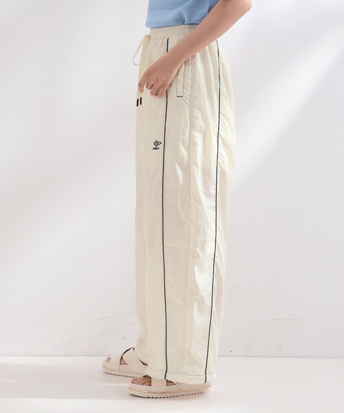 UMBRO(アンブロ)の「◆【umbro/アンブロ】シアーナイロンカーブシルエットイージパンツ(その他パンツ・レディース・ブラック/アイボリー・99)」の22枚目の写真