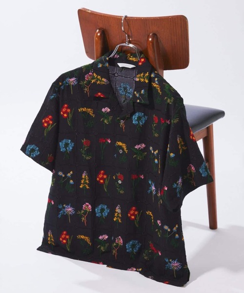 JOURNAL STANDARD(ジャーナルスタンダード)の「フラワー エンブロイダリー 半袖 シャツ(シャツ/ブラウス・メンズ・ホワイト/ブラック/ブルー系その他・MEDIUM/LARGE)」の3枚目の写真